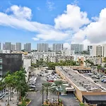 Luxe Beachfront Studio At Sunny Isles Miami