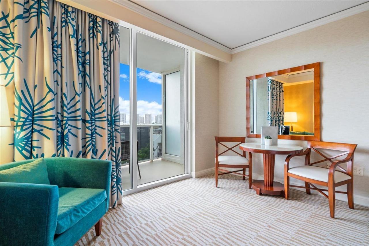 Appartamento Luxe Beachfront At Sunny Isles Miami Miami Beach