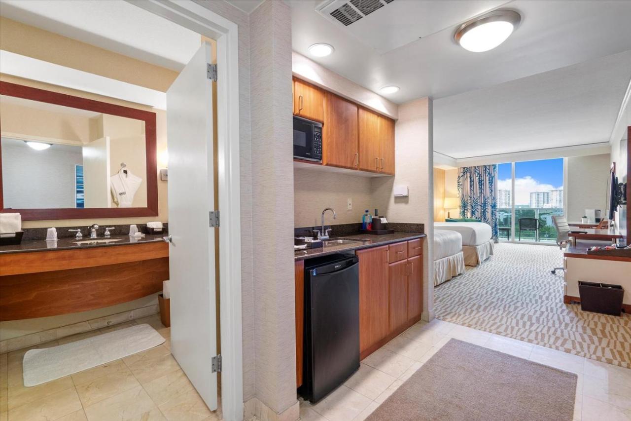 Appartamento Luxe Beachfront At Sunny Isles Miami Miami Beach