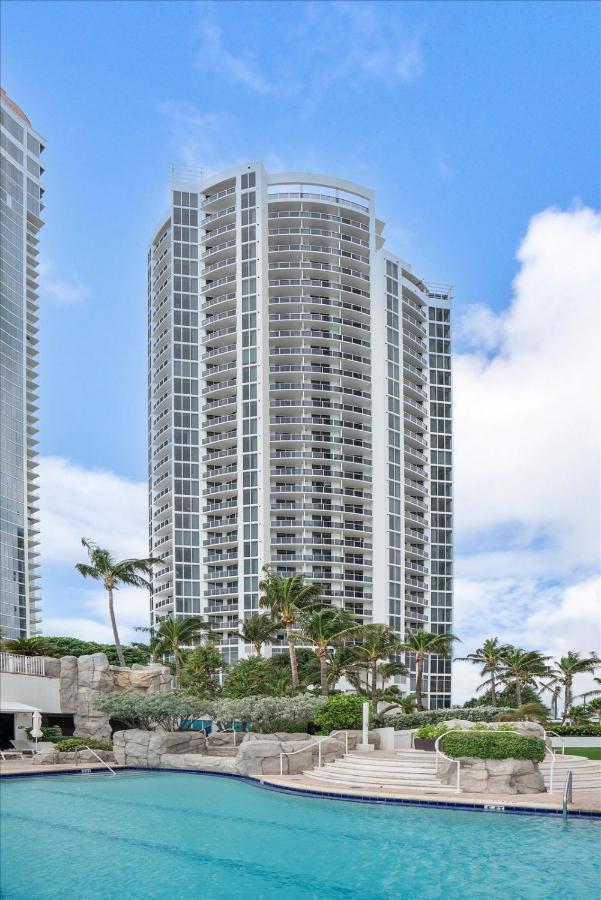 Luxe Beachfront At Sunny Isles Miami